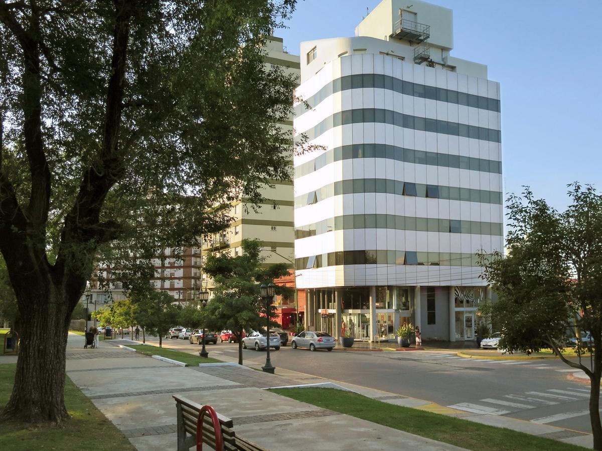 Plaza Suites Campana Ngoại thất bức ảnh